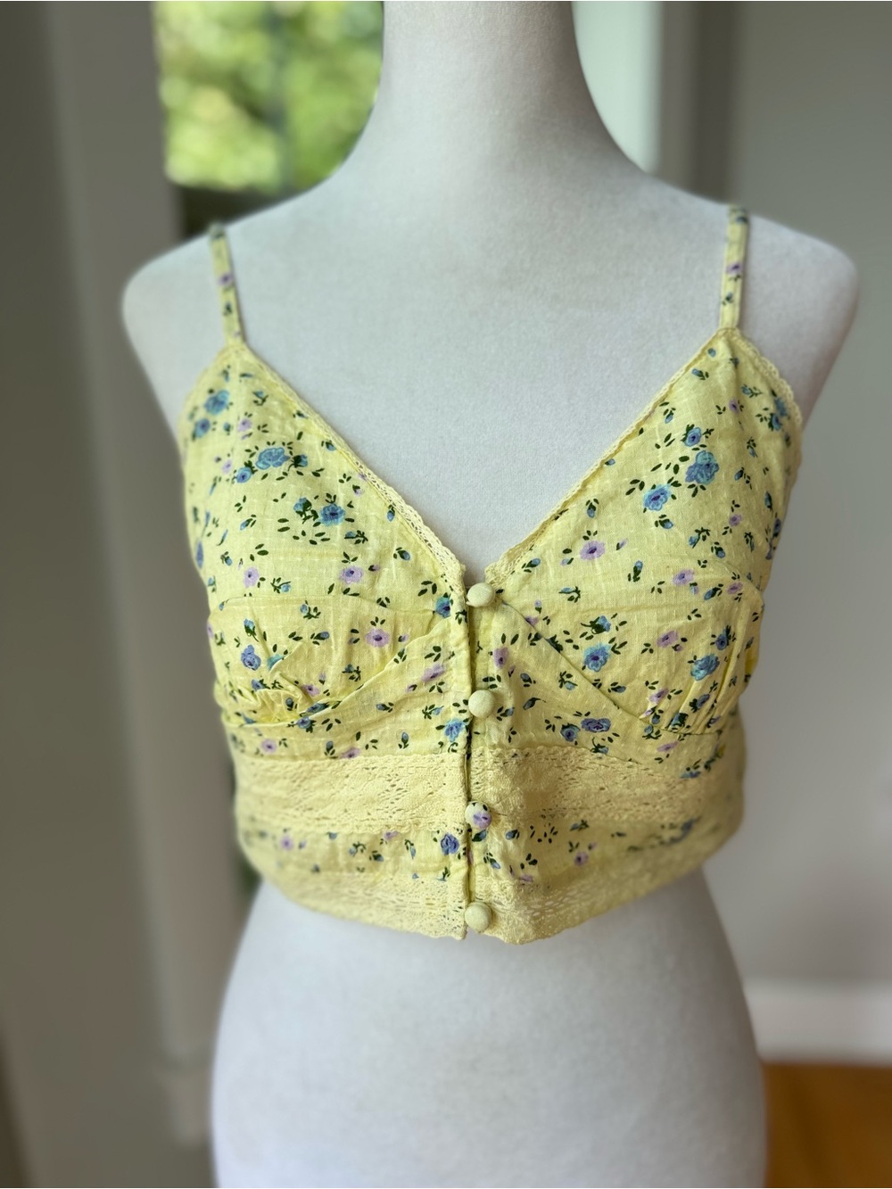 Aeropostale Yellow Blue Floral Smocked Cotton Cropped Cami Tank Top Sz Medium